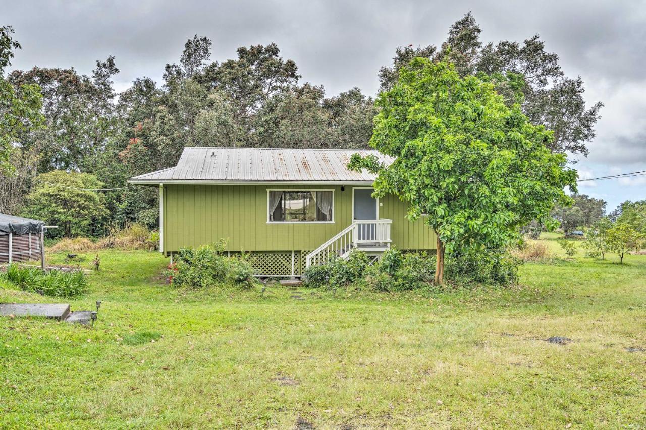 Peaceful Abode With Deck, 13 Mi To Black Sand Beach! Naalehu Экстерьер фото